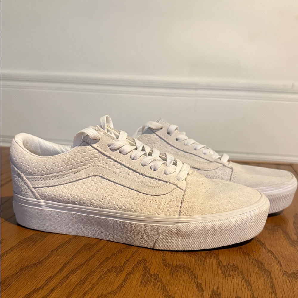 Vans Women's Textured Cream Suede Sneakers.  Size: 7.5